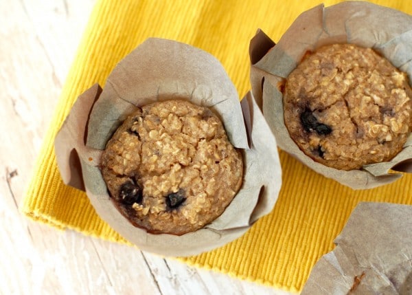 Healthy snacking is an integral part of a healthy diet. Find out why it's important, how to do it, and get some easy and healthy snack ideas to get started via JessicaLevinson.com | #HealthySnackIdeas #EasyHealthySnacks Healthy Snacking Muffins Overhead