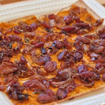 Kabocha Flatbread with Rosemary Roasted Grapes and Shallots | Nutritioulicious