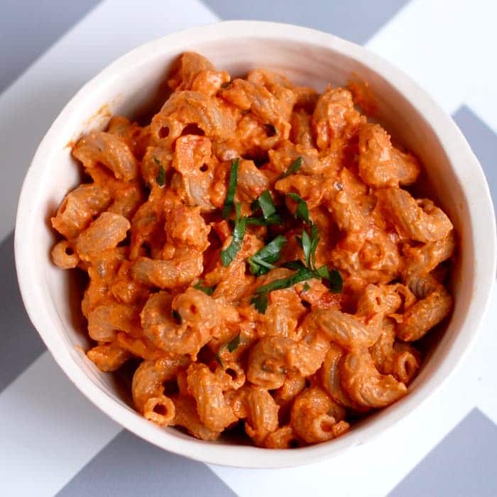 Creamy Roasted Red Pepper Tomato Pasta creamy roasted red pepper tomato pasta in serving bowl